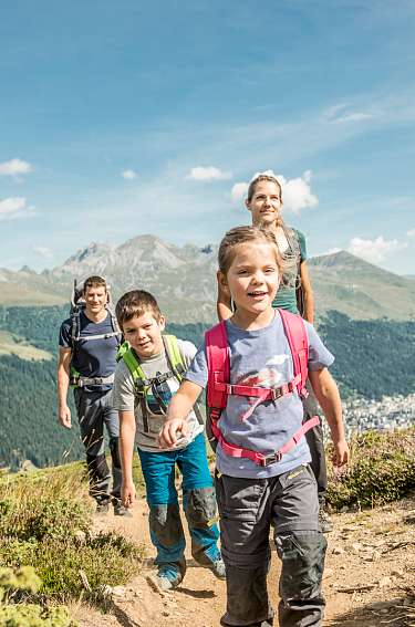 Wandern mit der Familie in Davos