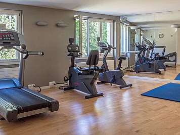 Fitness room with equipment