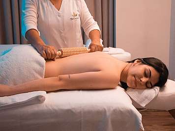 Massage with wooden roller