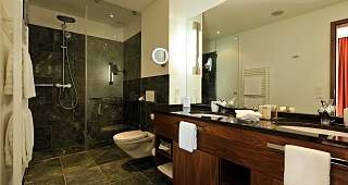Badezimmer im Waldhotel Davos