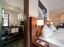 WALDHOTELDAVOS sept12 RUPA 195