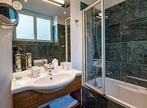 Doppelzimmer Standard im Waldhotel Davos