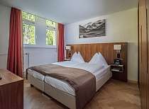 WALDHOTELDAVOS sept12 RUPA 159