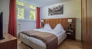 WALDHOTELDAVOS sept12 RUPA 159