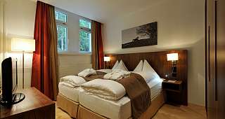 WALDHOTELDAVOS sept12 RUPA 159