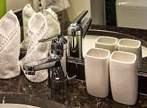 Badezimmer Einzelzimmer Deluxe Waldhotel Davos