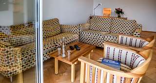 Lounge in der Spa Suite im Waldhotel Davos